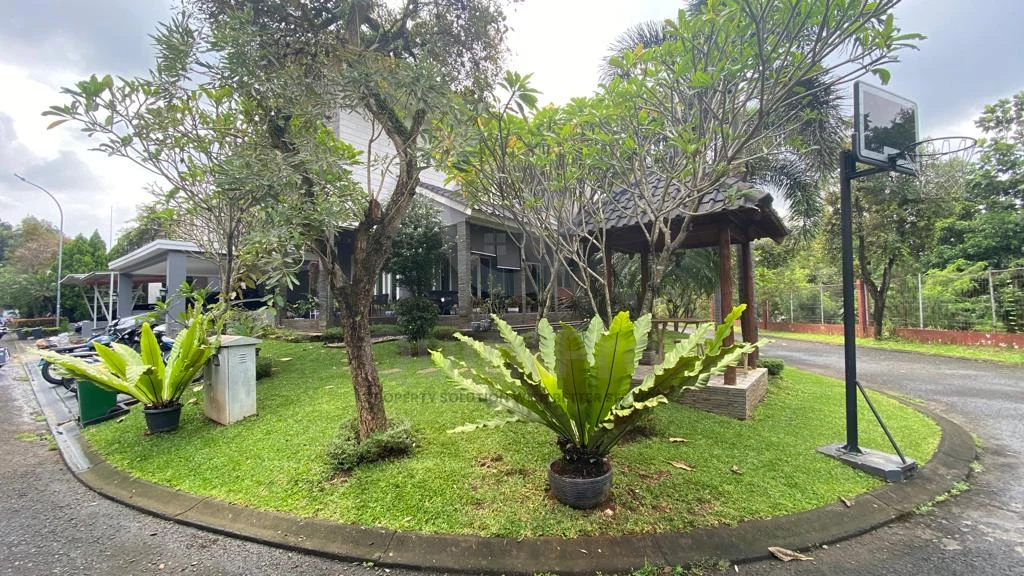 Rumah 4+1KT 280m² Sevilla BSD, 2 Lantai Semi-Furnished SHM Bebas Banjir — foto 2