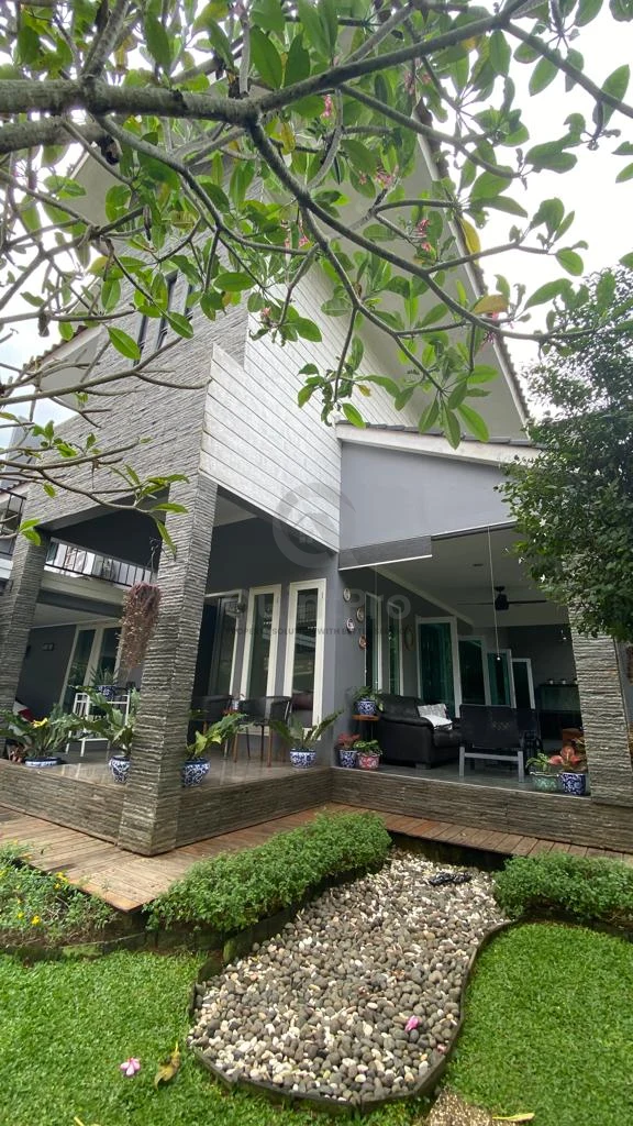 Rumah 4+1KT 280m² Sevilla BSD, 2 Lantai Semi-Furnished SHM Bebas Banjir — foto 5