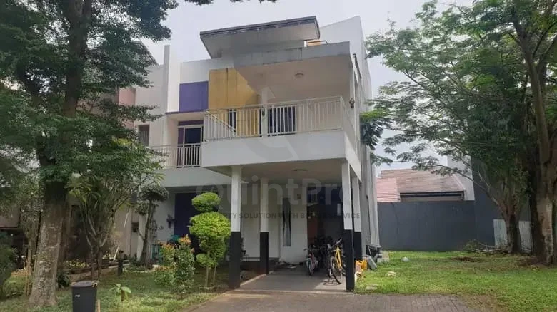 Rumah Modern 4KT 3 Lantai di Icon Cosmo BSD, SHM Halaman Asri