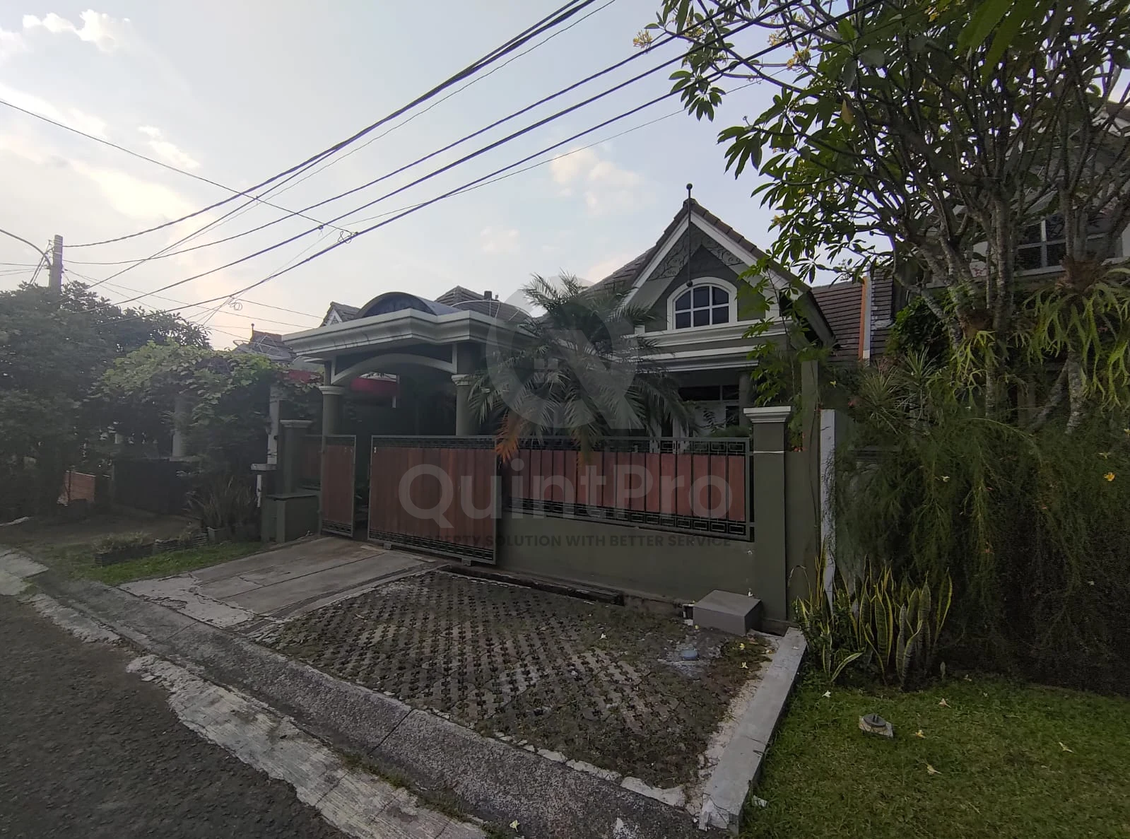Rumah 4KT 162m² di Bukit Golf Cibubur, 2 Lantai Terawat PPJB