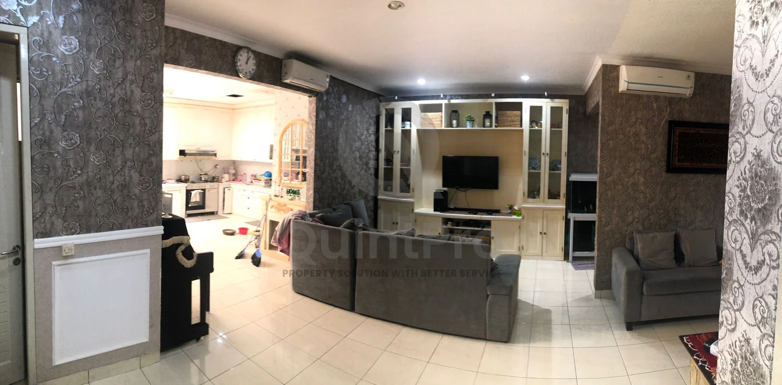 Rumah 4+1KT 250m² de Latinos BSD Tangerang, 2 Lantai SHM Garasi 2 — foto 4