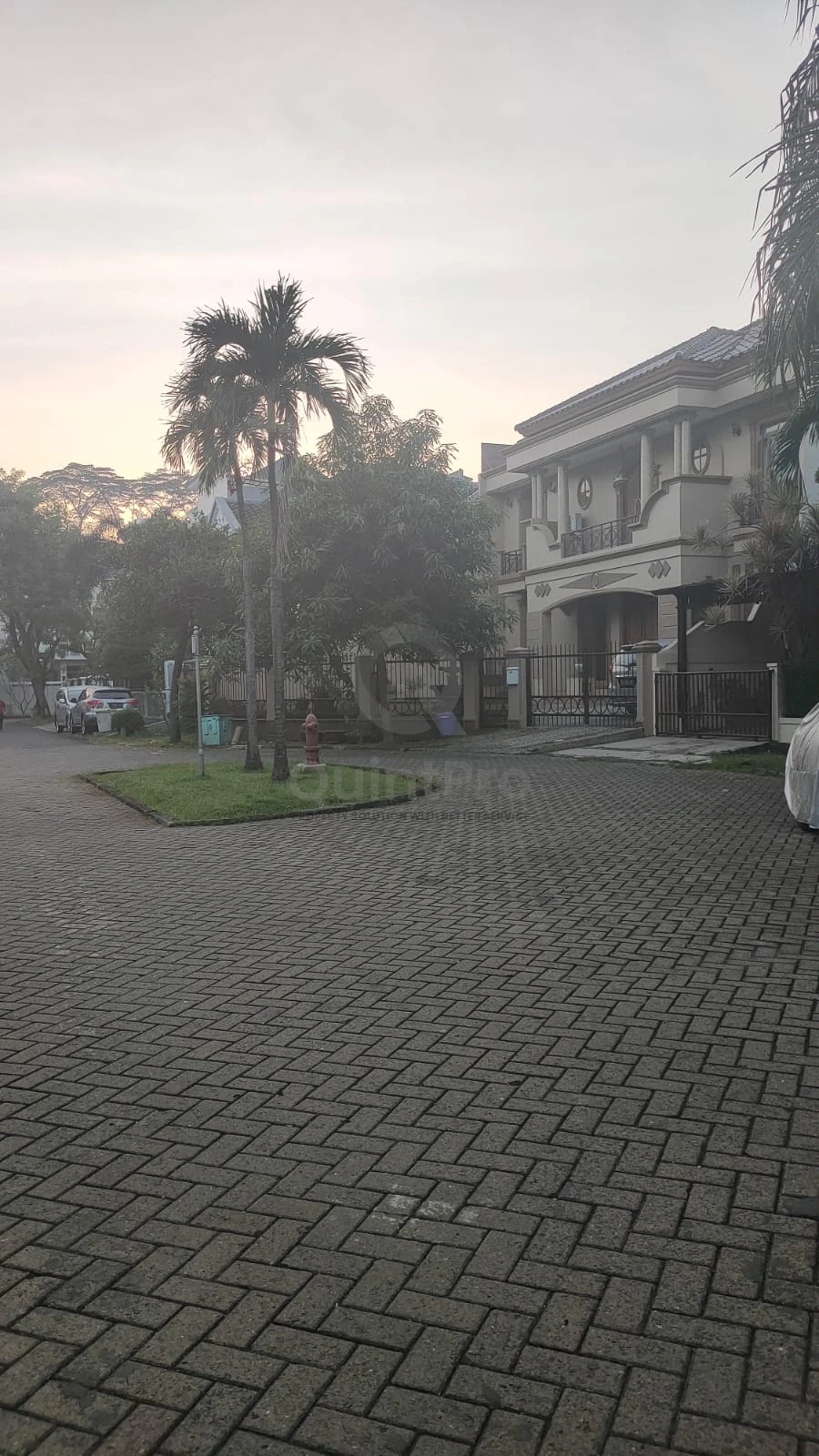 Rumah 6KT 2 Lantai di Puspitaloka BSD, SHM 335m² Bebas Banjir — foto 4