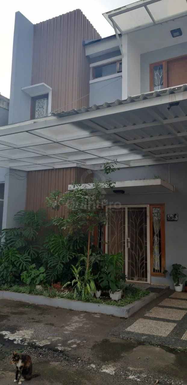 Rumah Modern 3+1KT di Sunshine Villas Pondok Aren, Hook Position Bebas Banjir SHM — foto 2
