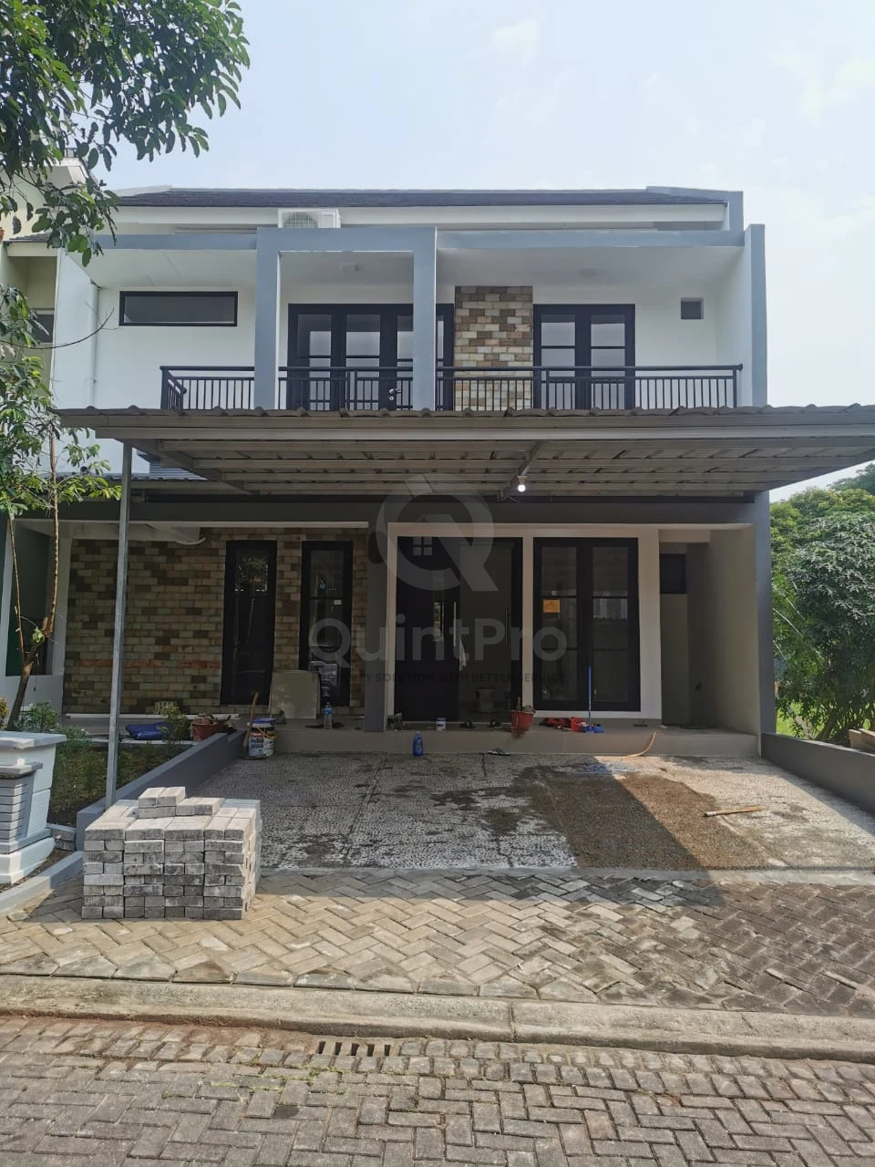 Rumah Modern 5+1KT di De Latinos BSD, 2 Lantai SHM Semi-Furnished Siap Huni