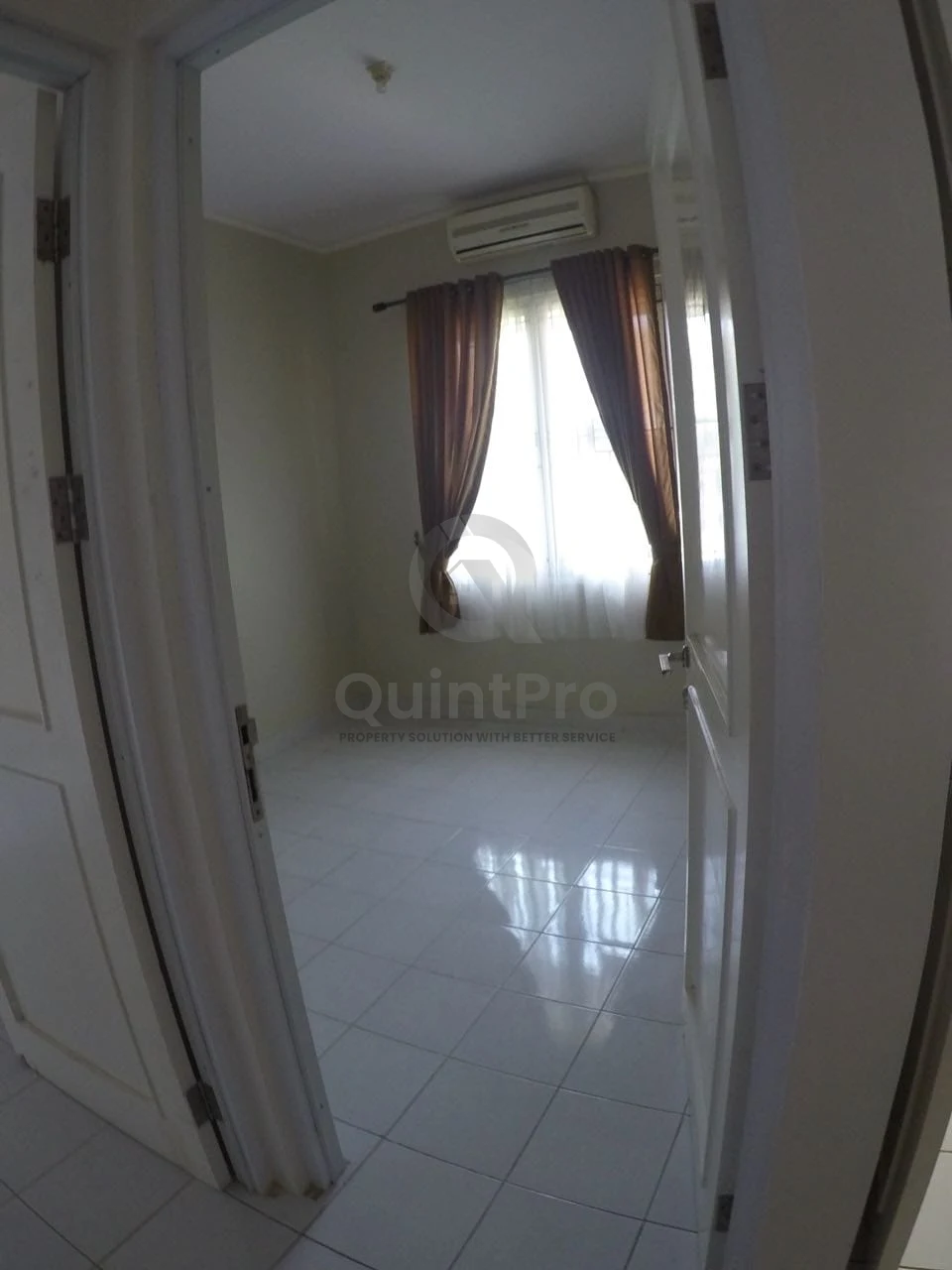 Rumah 3KT di Sevilla BSD City, Halaman Asri Dekat Sekolah HGB — foto 2