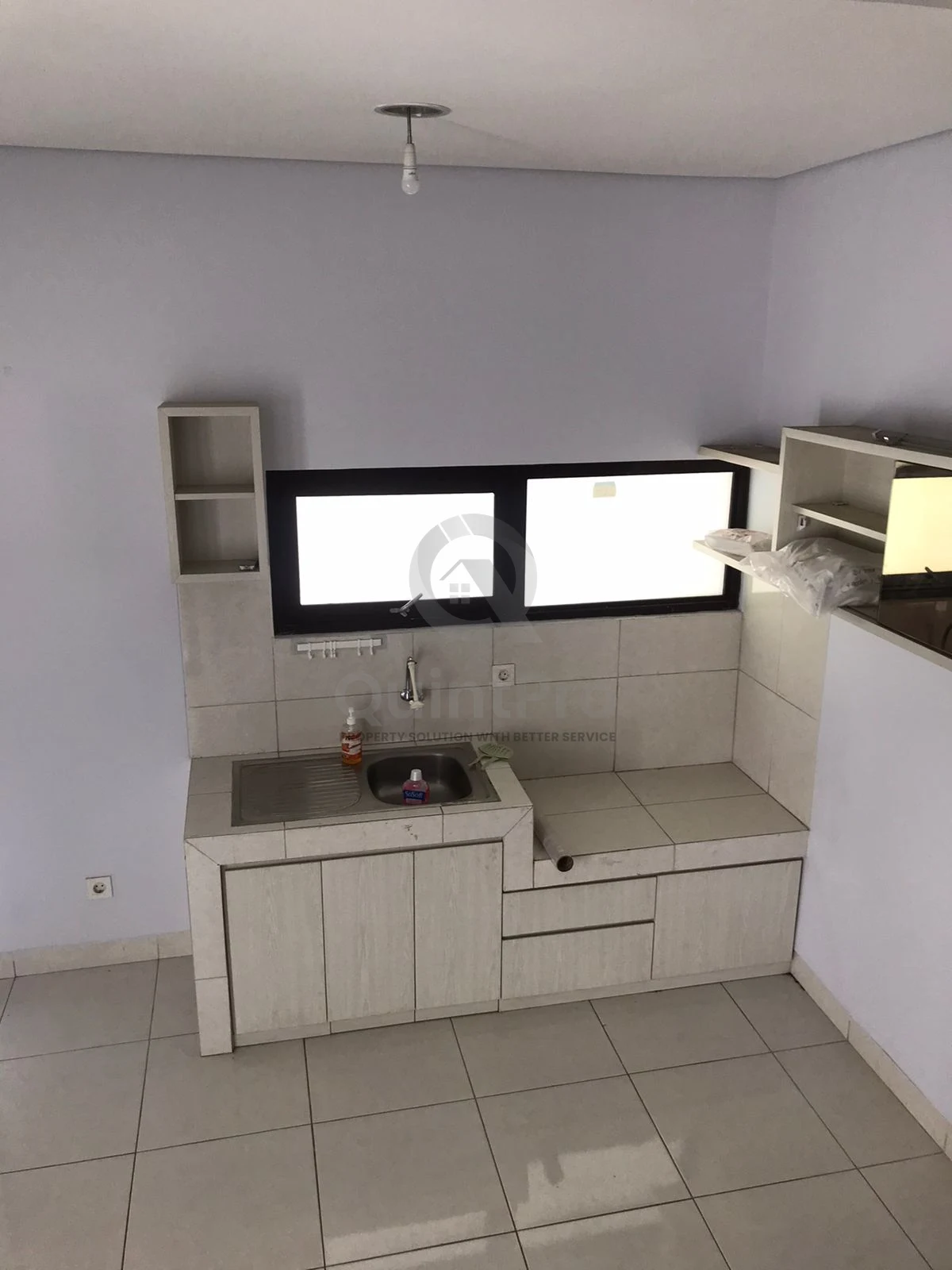 Rumah 2KT 2 Lantai di De Latinos BSD Tangerang Selatan, Bebas Banjir SHM — foto 4
