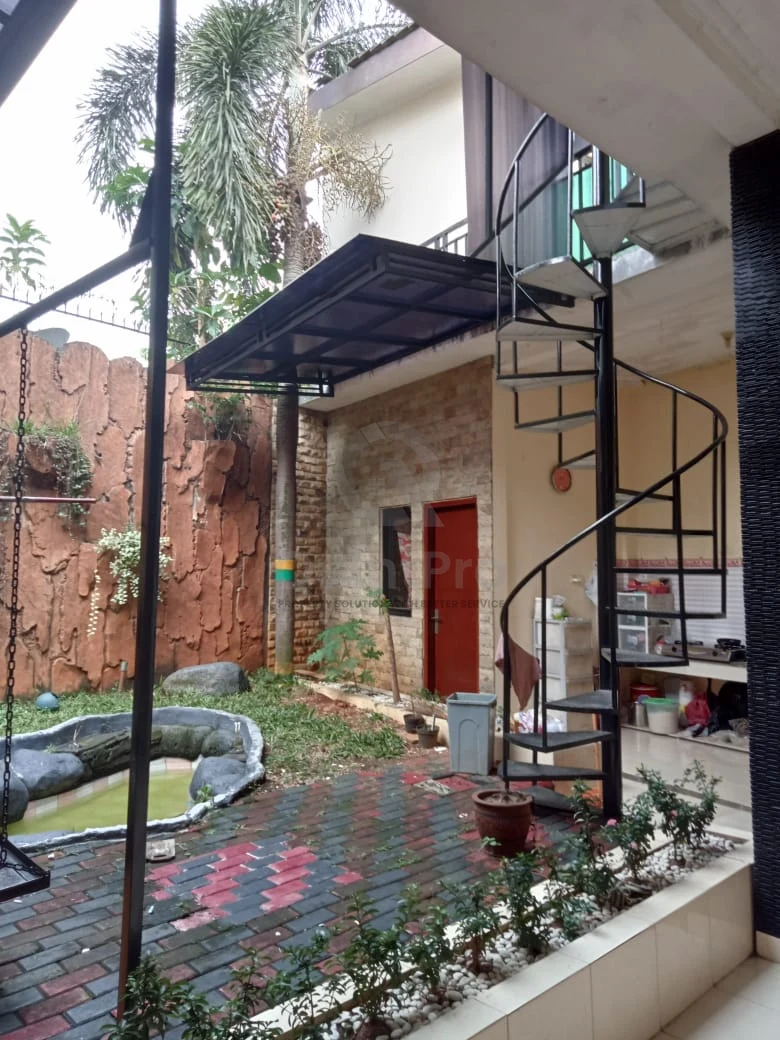 Rumah 6KT 4KM 264m² di Kencana Loka Raya BSD Sektor 12, 2 Lantai SHM — foto 3