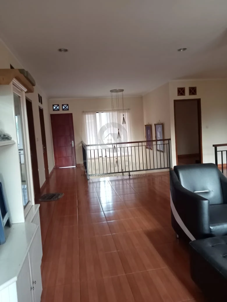 Rumah 6KT 4KM 264m² di Kencana Loka Raya BSD Sektor 12, 2 Lantai SHM — foto 4