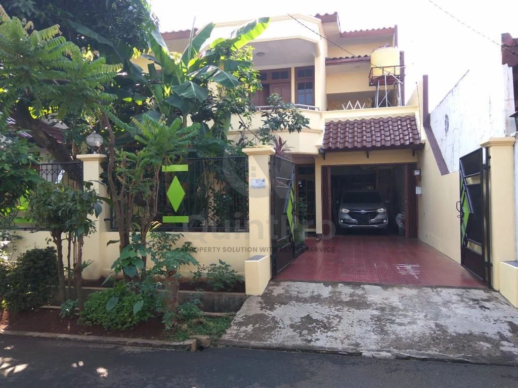 Rumah 5KT 2 Lantai Jakarta Timur, SHM Bebas Banjir Dekat Tol