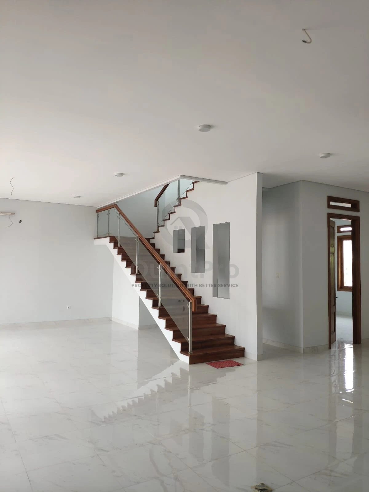 Rumah Modern 3KT 445m² di Taman Giri Loka BSD, 2 Lantai SHM Kayu Jati — foto 5