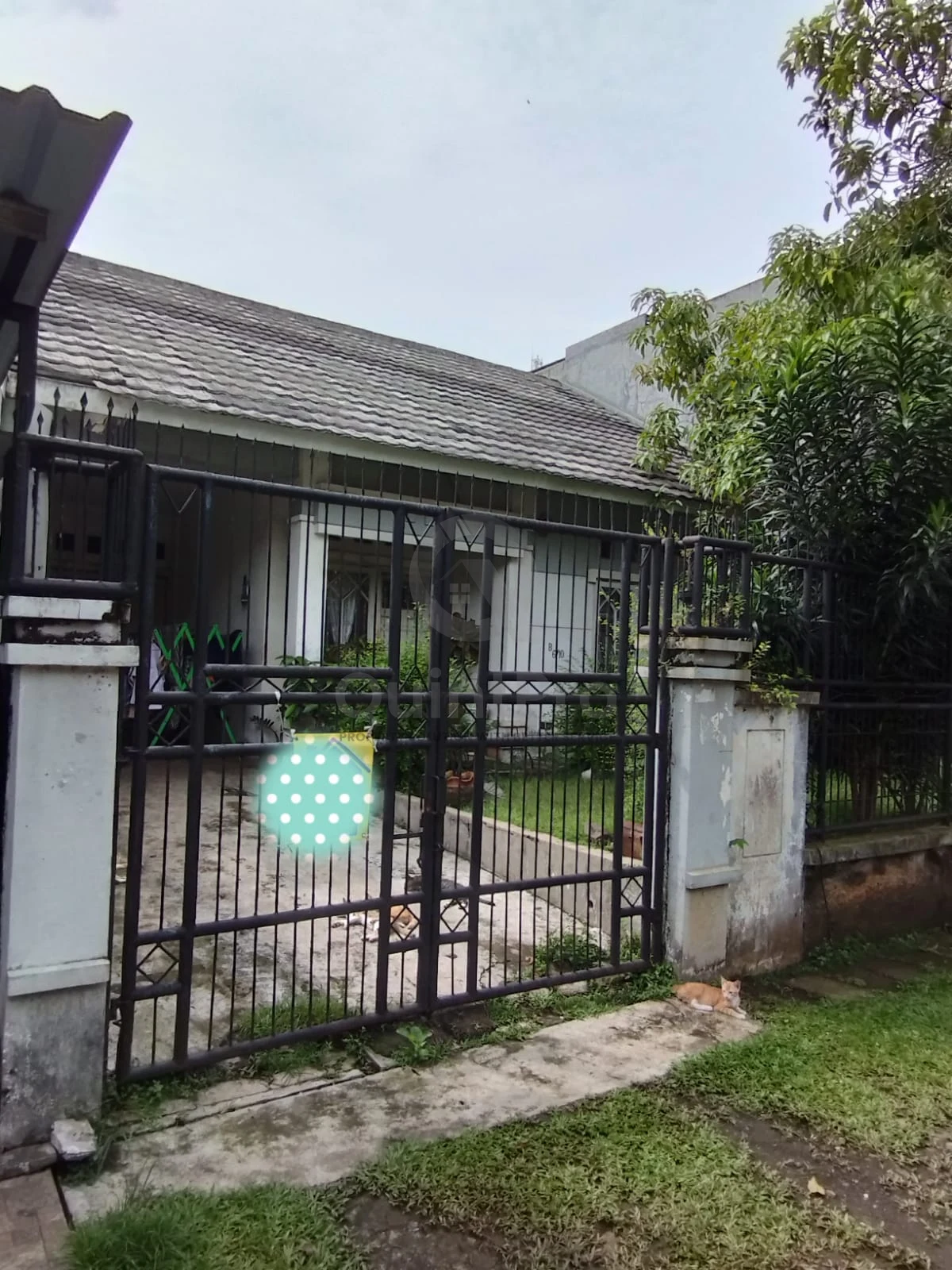 Rumah 4+1KT 200m² di Kencana Loka BSD, Halaman Hijau Asri SHM — foto 2