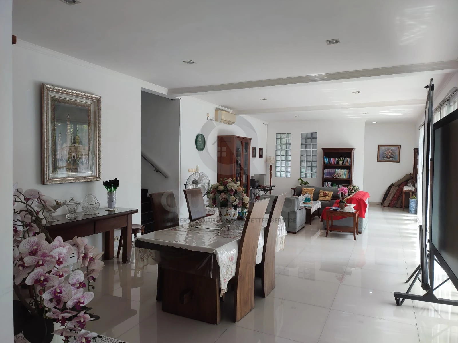 Rumah 3+1KT 250m² di Witanaraharja Pamulang, 2 Lantai SHM Halaman Luas — foto 5