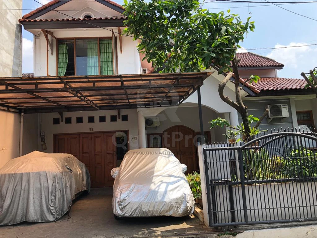 Rumah 4+1KT 381m² di Rempoa Ciputat, 2 Lantai Halaman Luas SHM