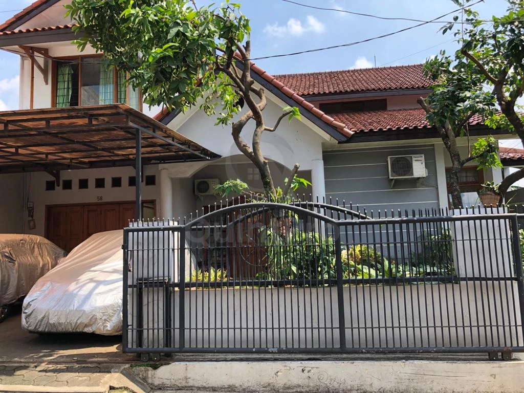 Rumah 4+1KT 381m² di Rempoa Ciputat, 2 Lantai Halaman Luas SHM — foto 3