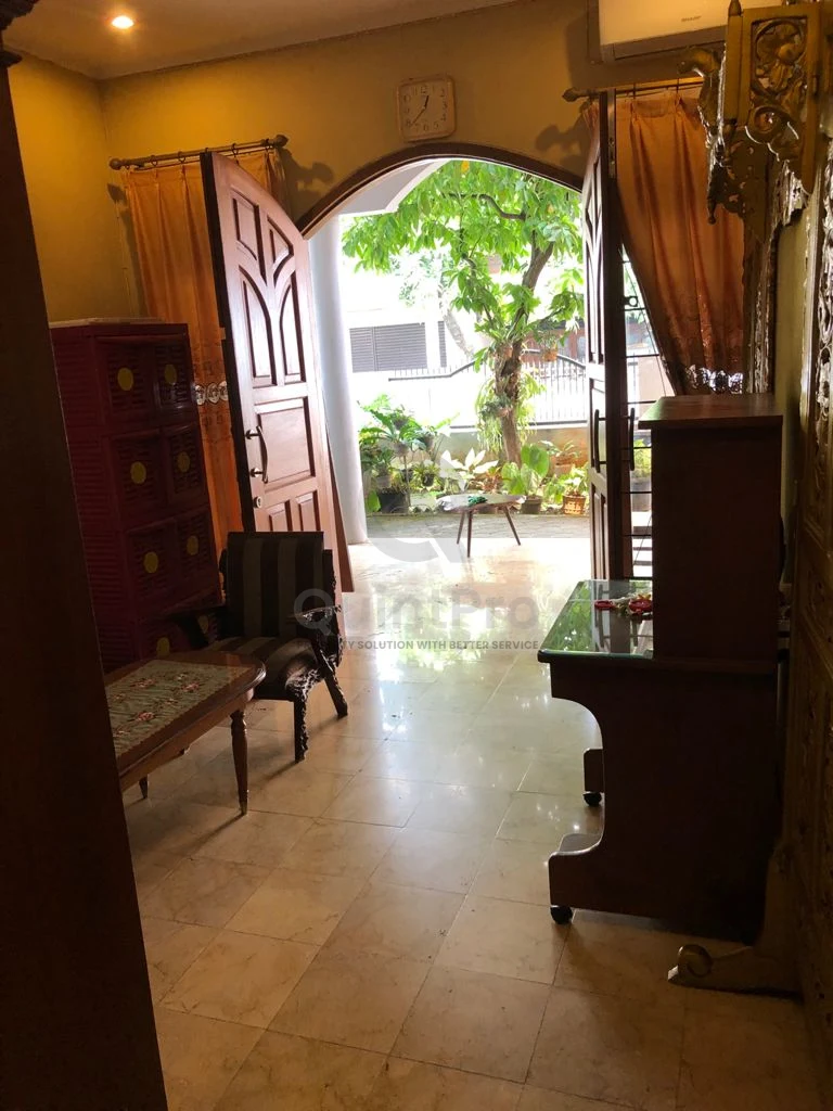 Rumah 4+1KT 381m² di Rempoa Ciputat, 2 Lantai Halaman Luas SHM — foto 5