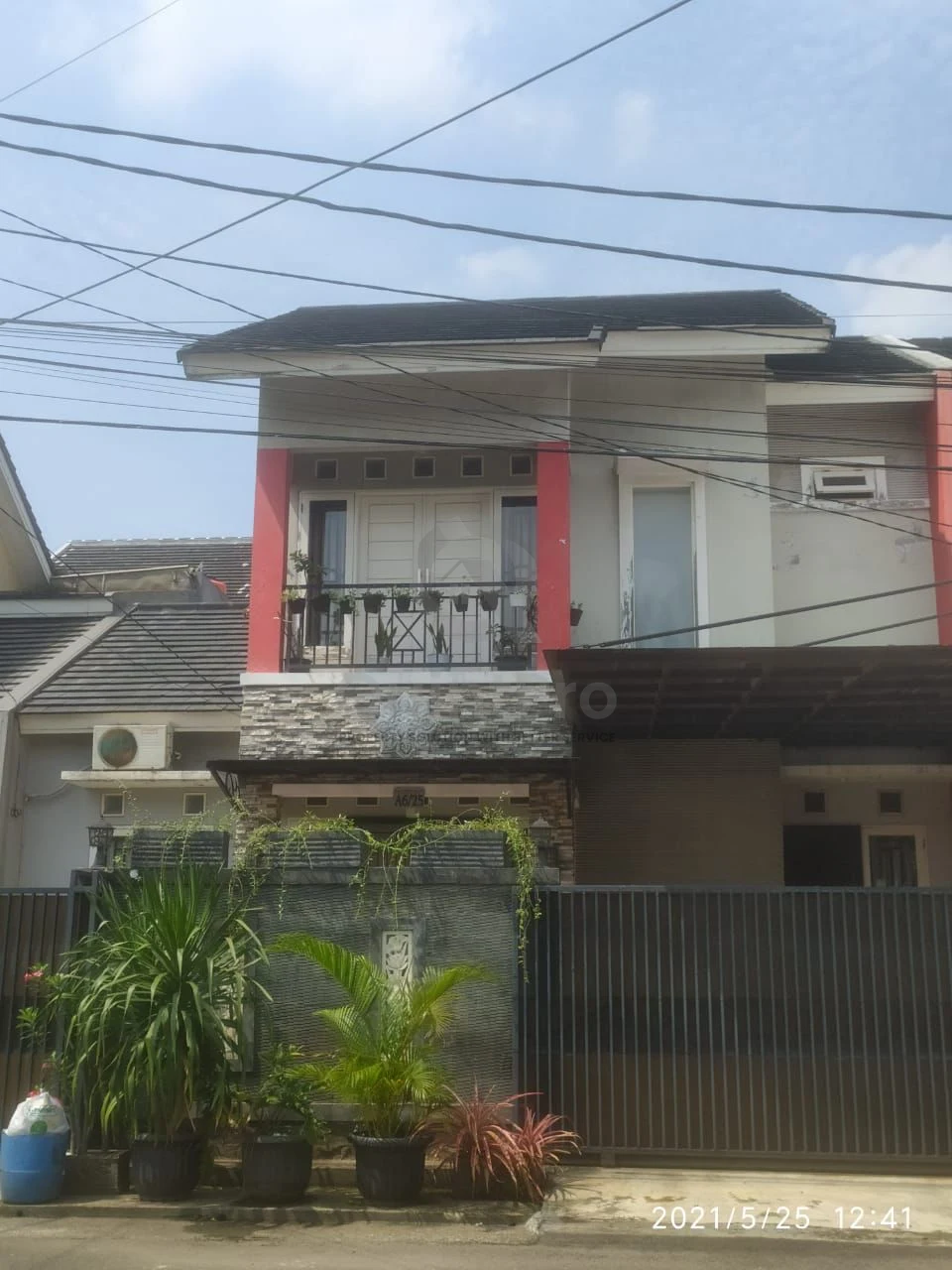 Rumah Modern 4KT 2 Lantai di Villa Ilhamni Karawaci, SHM Semi-Furnished