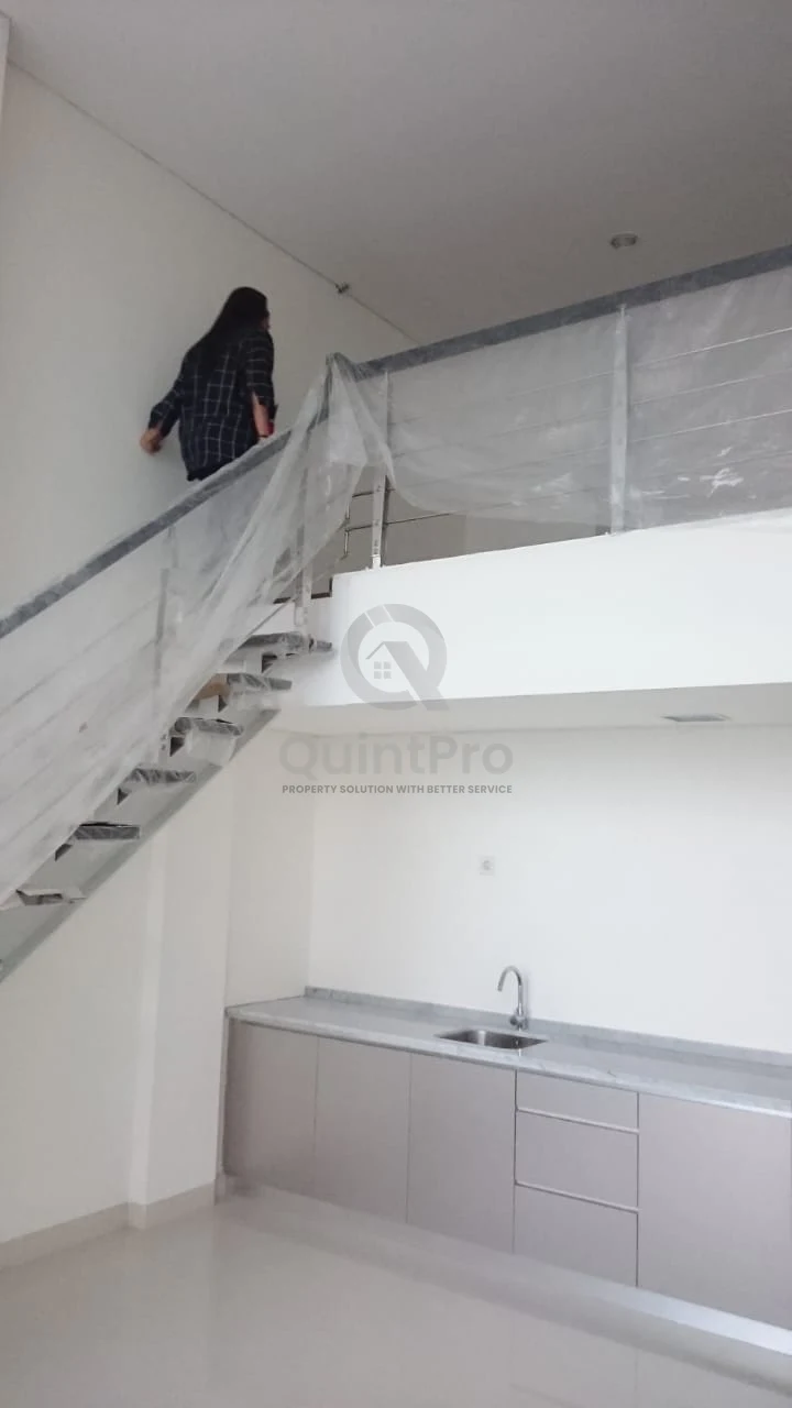 Apartemen 2BR Soho 2 Lantai Brooklyn Alam Sutera, 81m² Mezzanin Ready Use — foto 3