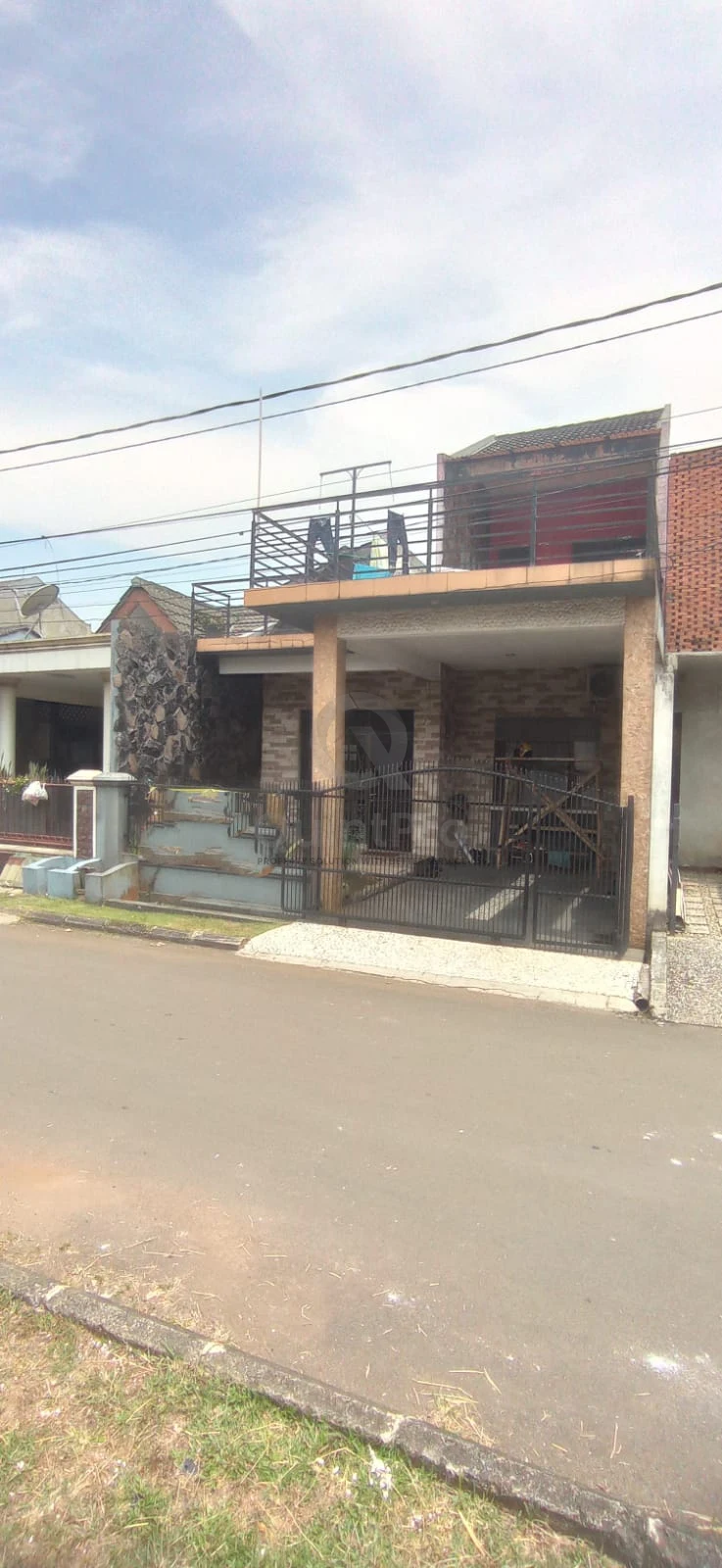 Rumah 2+1KT 2 Lantai di Nusa Loka BSD, SHM 98m² Siap Huni