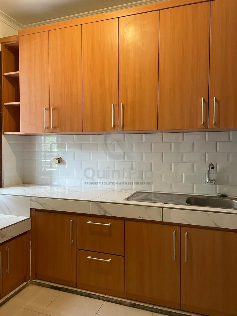 Rumah Modern 3+1KT 155m² di Taman Crysant BSD, 2 Lantai SHM Siap Huni — foto 3