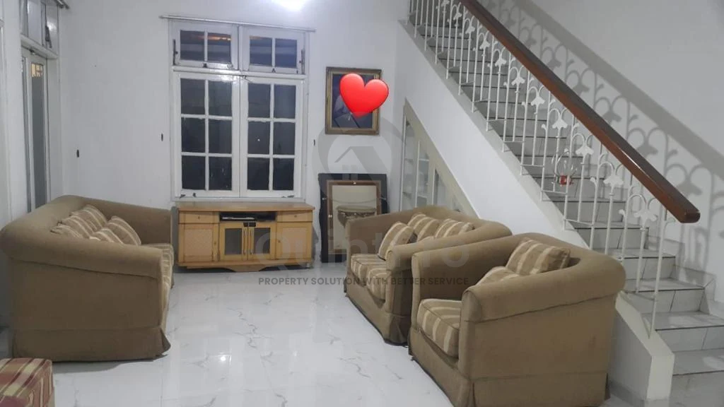 Rumah 3+1KT 300m² di BSD Tangerang Selatan, 2 Lantai SHM Halaman Asri — foto 2