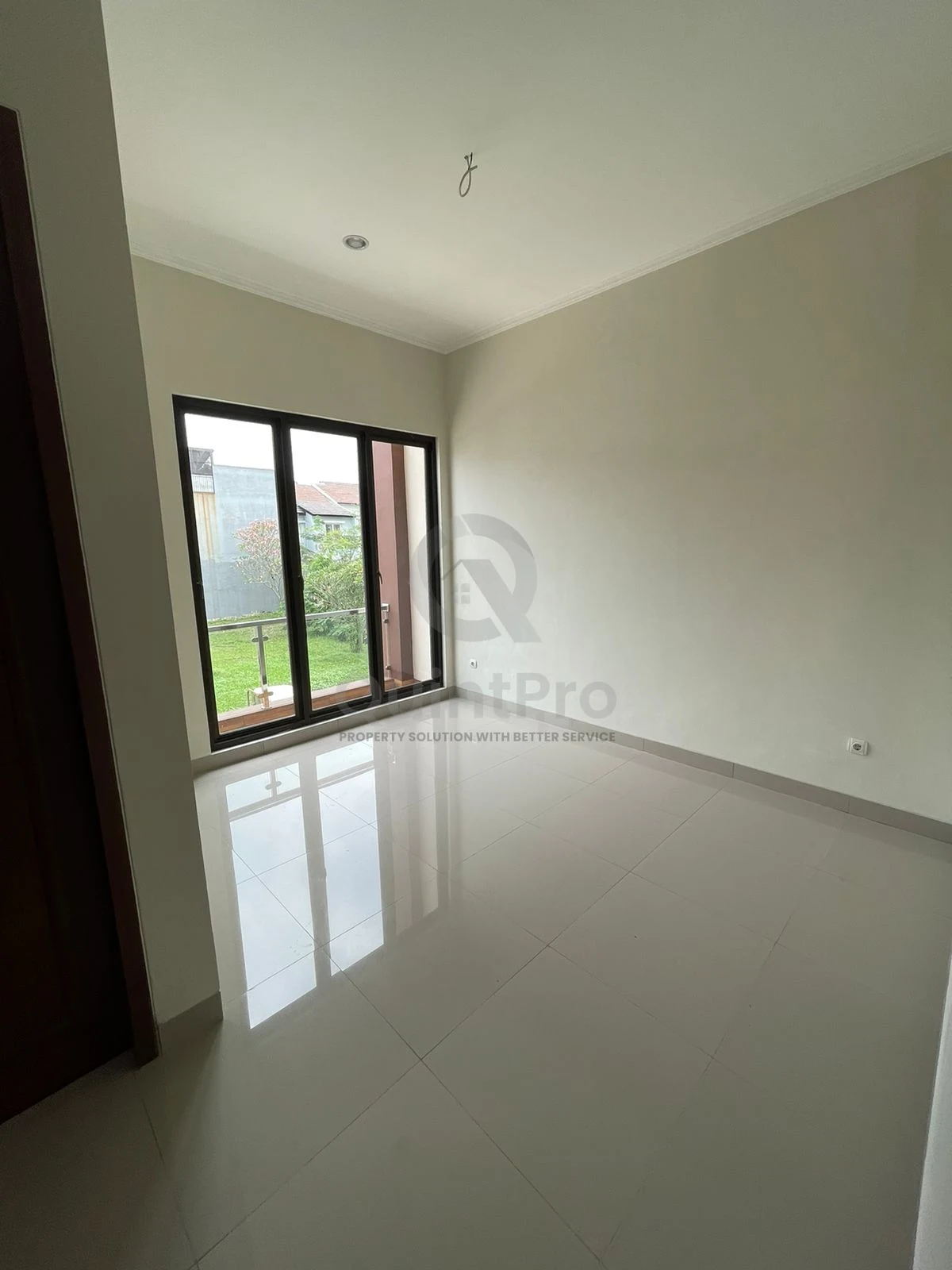 Rumah 4+1KT Modern The Icon Cosmo BSD, 2 Lantai Brand New SHM — foto 5