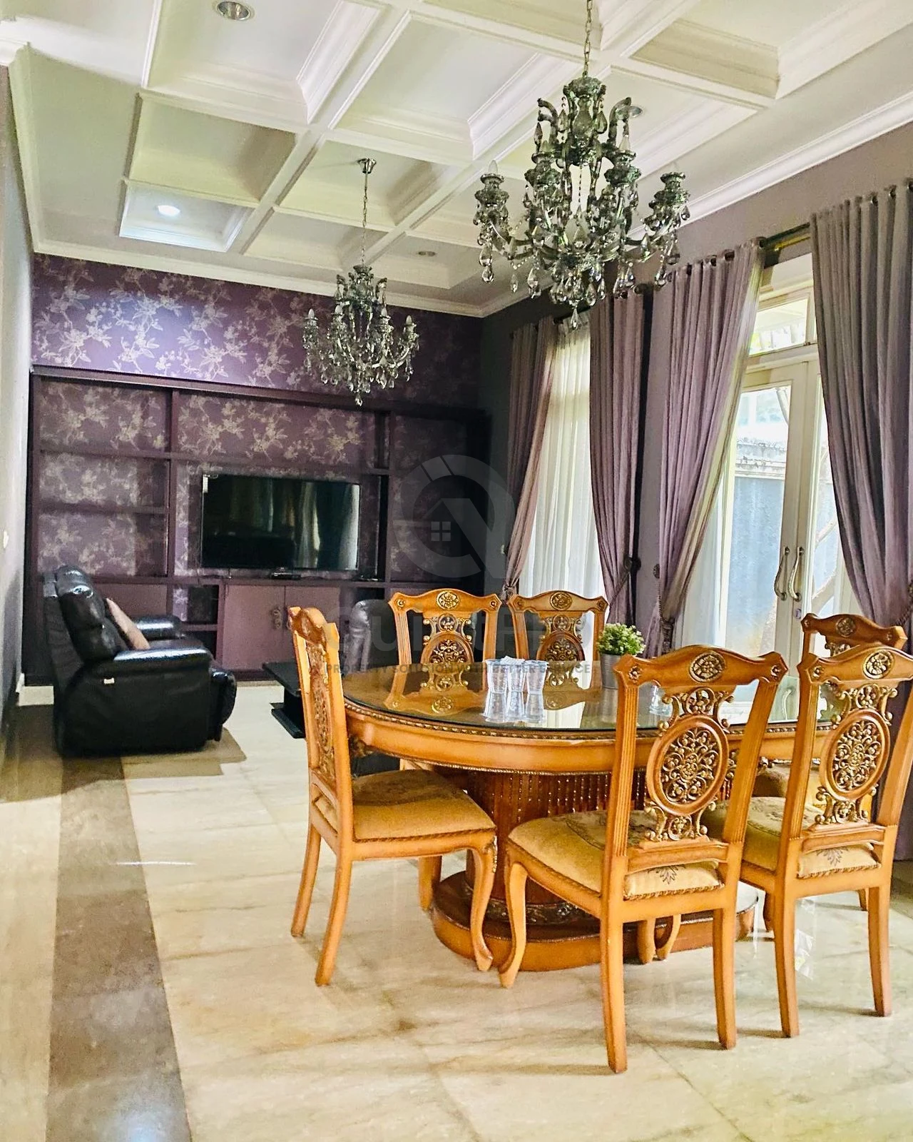 Rumah Klasik 4+1KT 2 Lantai di Pondok Labu Jakarta, Furnished SHM — foto 5