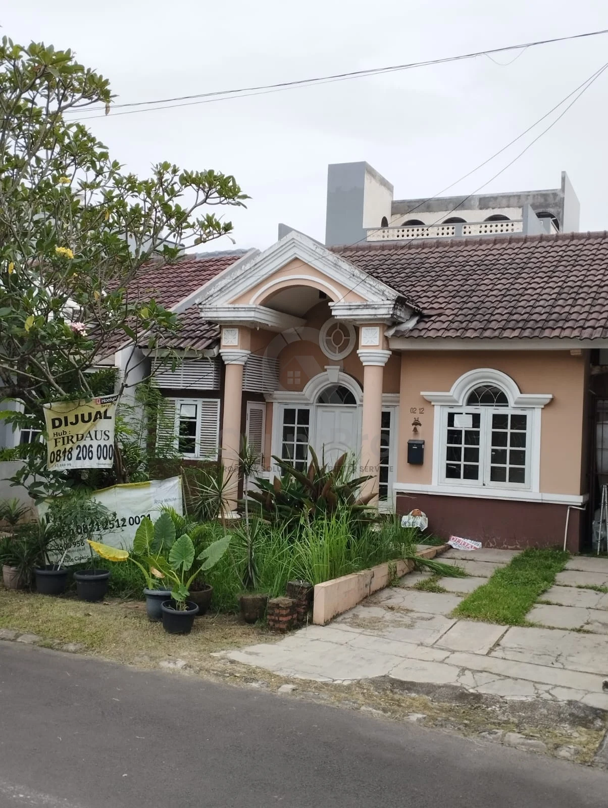 Rumah Klasik 3+1KT di Taman Crysant 1 BSD, 2 Lantai SHM 180m²