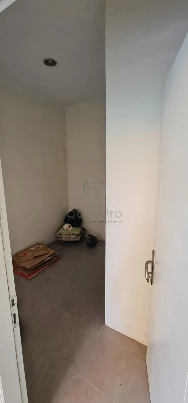 Rumah 3+2KT 2 Lantai Islamic Village Karawaci, Modern Minimalis SHM — foto 5