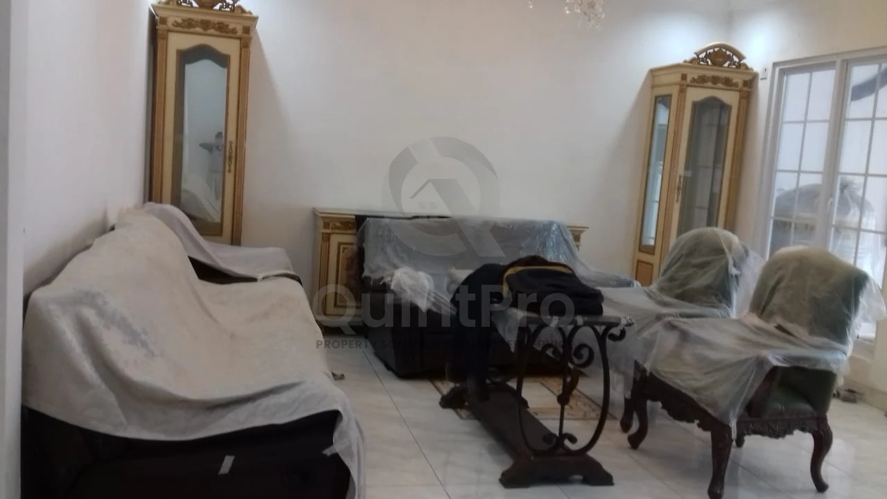 Rumah 2+1KT 300m² di Taman Giri Loka BSD, 2 Lantai SHM Halaman Asri — foto 4