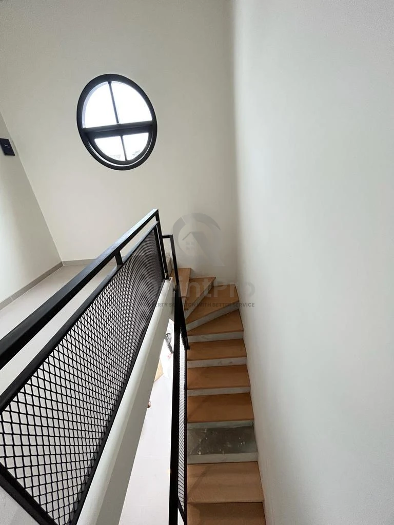 Rumah Modern 3+1KT Serpong Green Park, Norwegian Style 2 Lantai HGB — foto 4