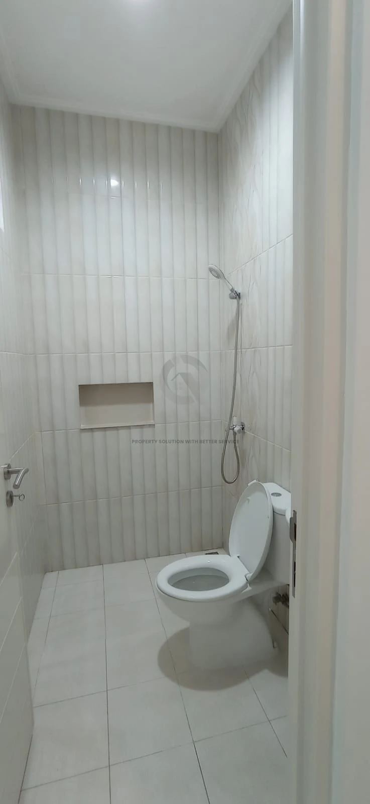 Rumah 3KT Disewa di The Icon BSD, Renovasi Penuh Siap Huni Furnished — foto 5