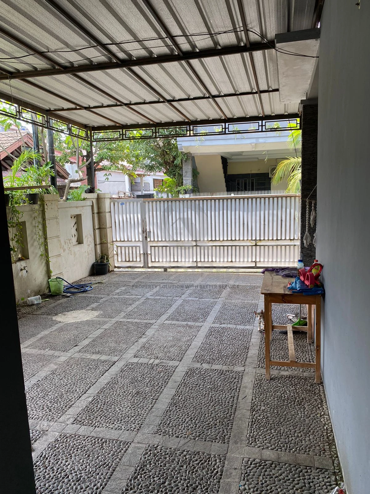 Rumah 3KT 132m² di Pesanggrahan Jakarta Selatan, SHM Carport — foto 2