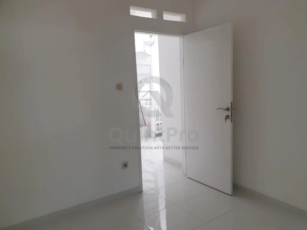 Rumah Modern 2+1KT di Griya Aviva Ciputat, 2 Lantai SHM Siap Huni — foto 4