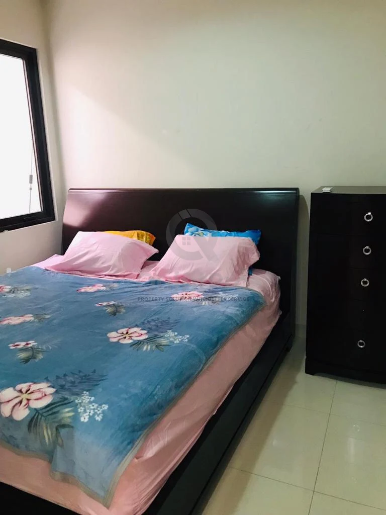 Rumah 4+1KT Modern Minimalis di Regent Town BSD, 3 Lantai SHM Furnished — foto 4