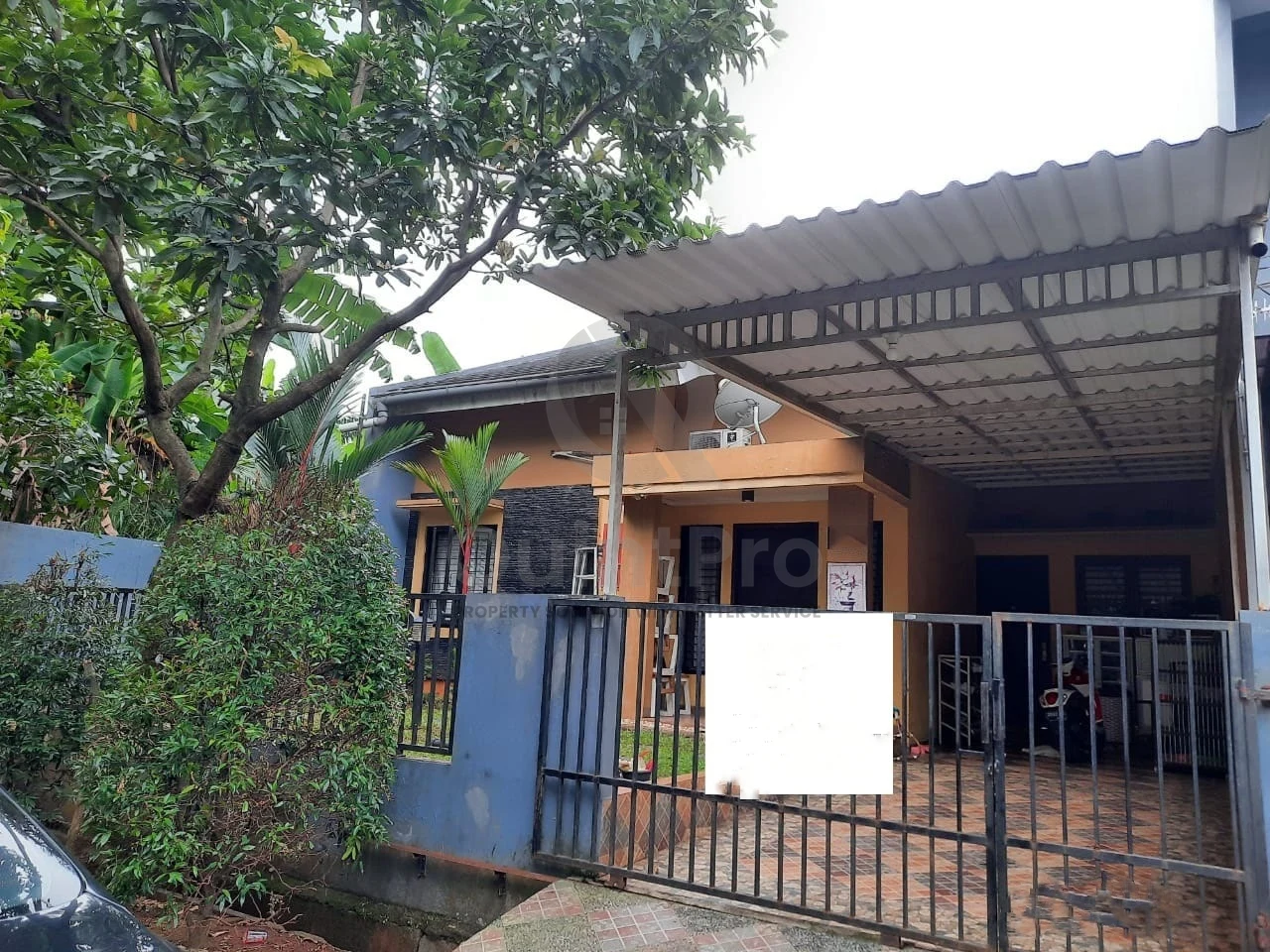 Rumah 3+1KT 200m² di Griyaloka BSD Sektor 1.4, Halaman Asri PPJB