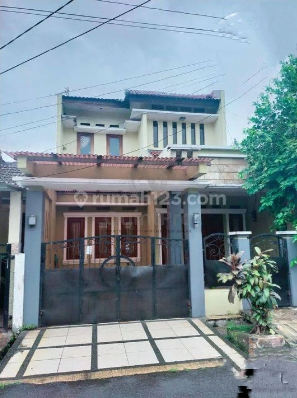 Rumah 3+1KT 120m² di Pamulang Villa, 2 Lantai SHM Siap Huni