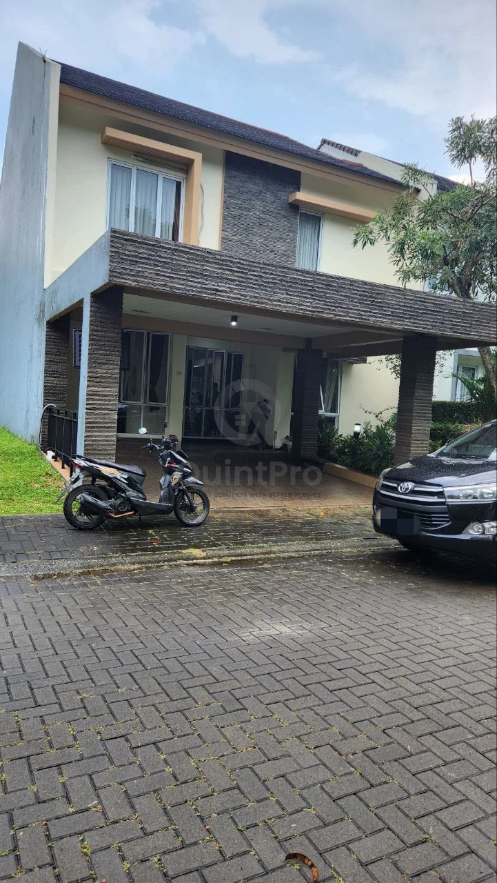 Rumah 4+1KT 2 Lantai di Foresta BSD, Modern Furnished Halaman Luas SHM — foto 2