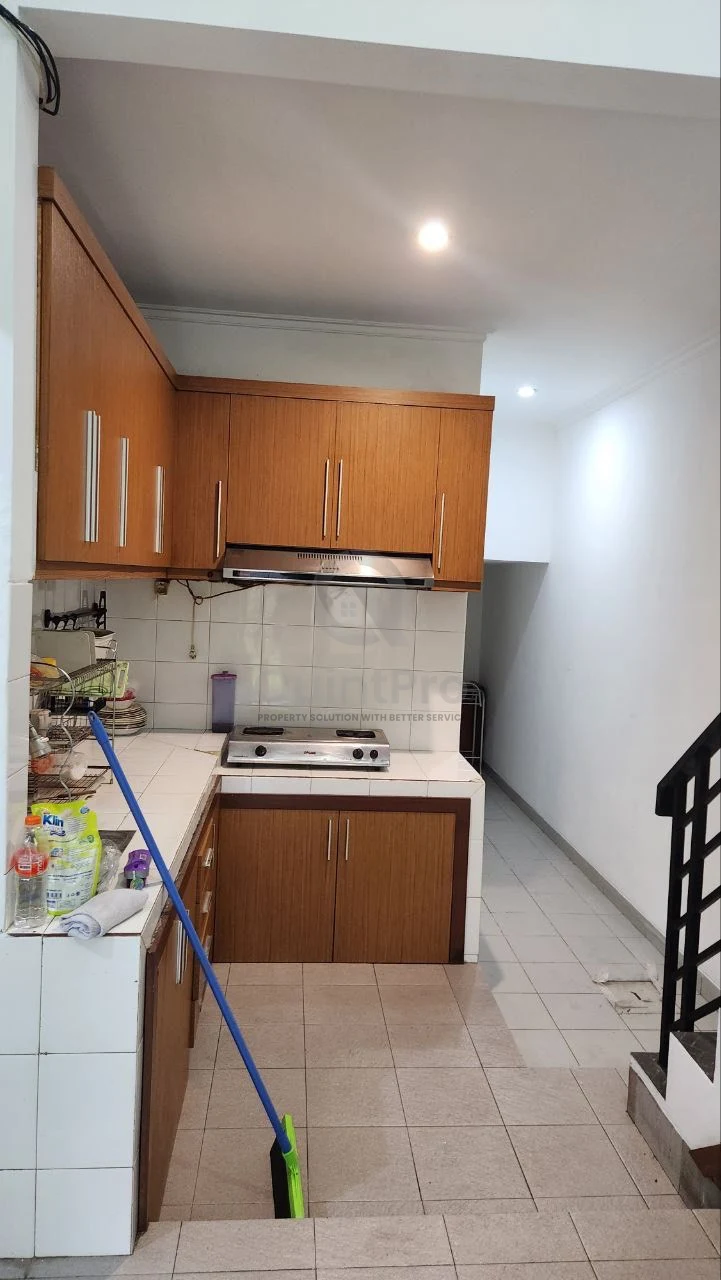 Rumah 4+1KT 2 Lantai di Foresta BSD, Modern Furnished Halaman Luas SHM — foto 4