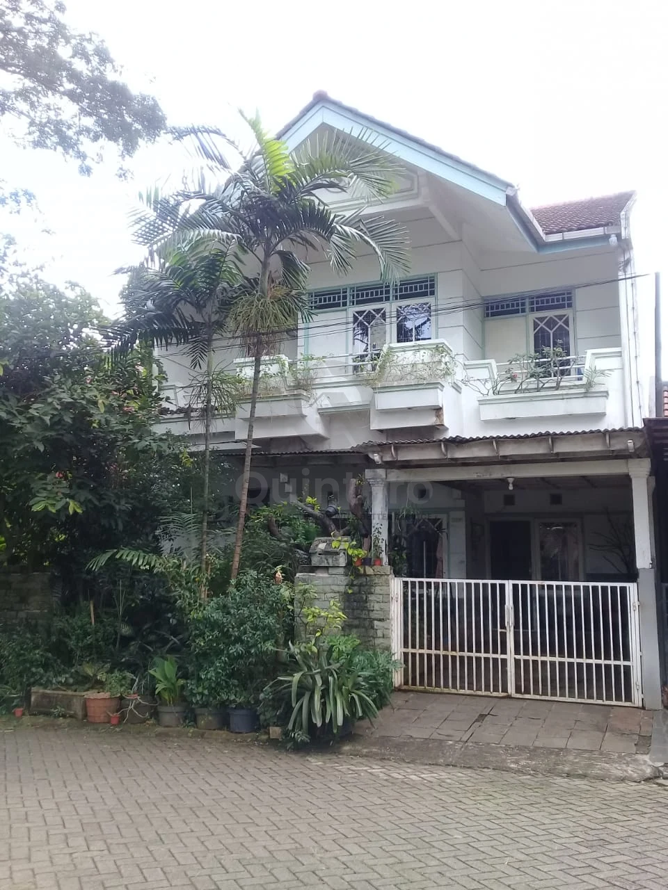 Rumah 4KT 200m² di Kencana Loka BSD, 2 Lantai Hadap Timur SHM