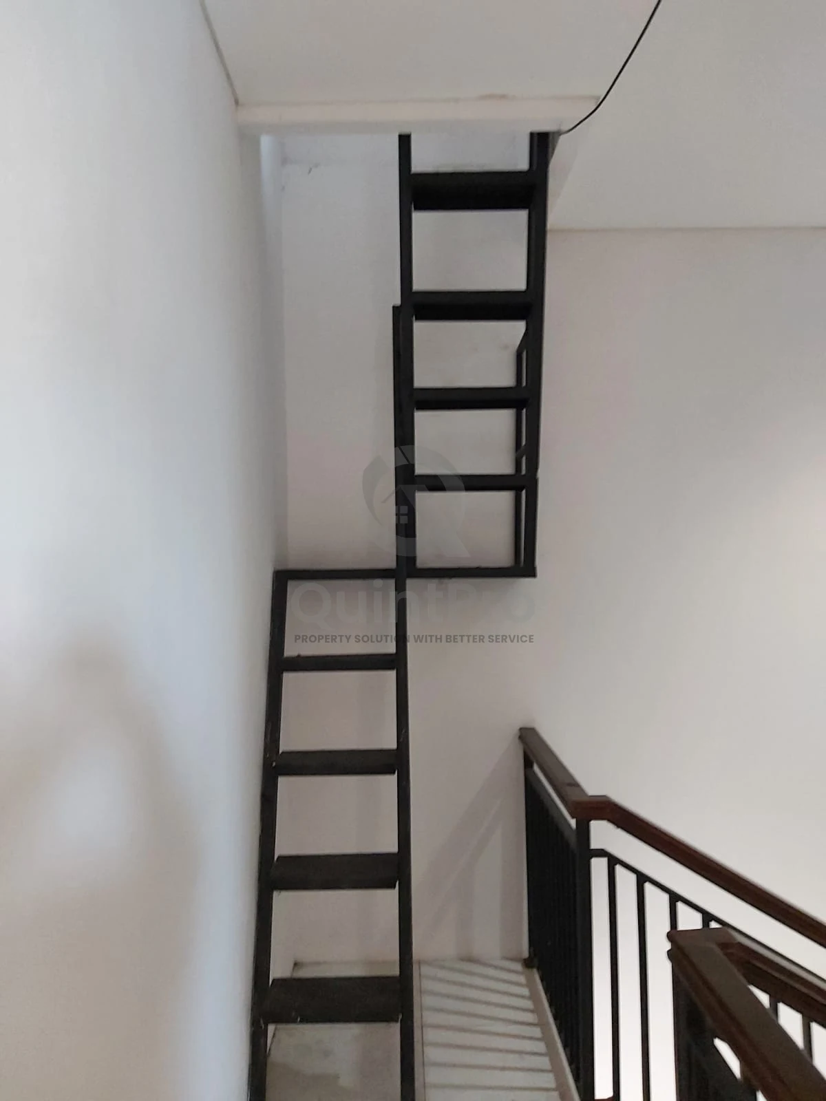 Ruko 1KT 2 Lantai Disewa di Ciater BSD, Bekas Laundry Siap Operasional — foto 4