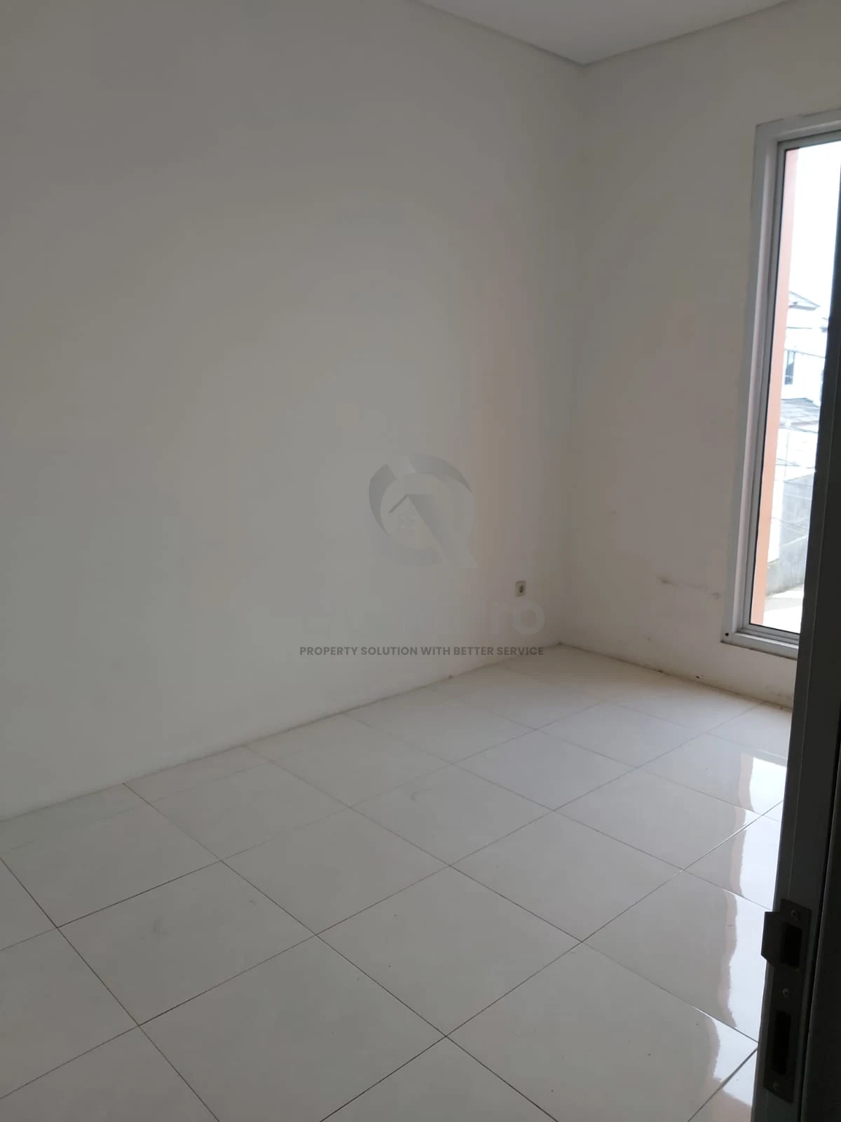 Ruko 1KT 2 Lantai Disewa di Ciater BSD, Bekas Laundry Siap Operasional — foto 5