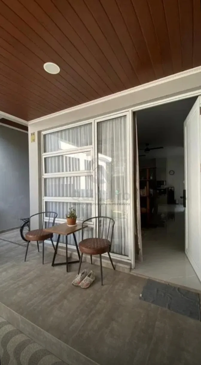 Rumah 4+1KT 170m² di Castilla BSD, Renovasi Baru 2 Lantai SHM — foto 2