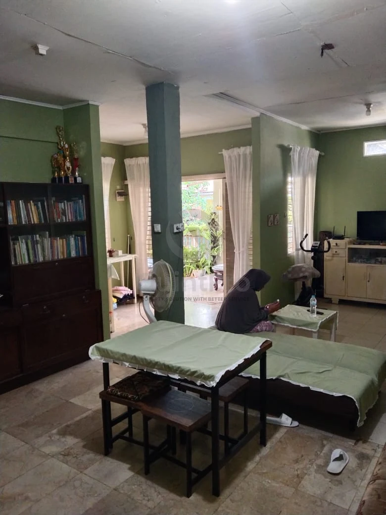 Rumah Hook 3+1KT di Griya Loka BSD, 2 Lantai Rooftop SHM 196m² — foto 2