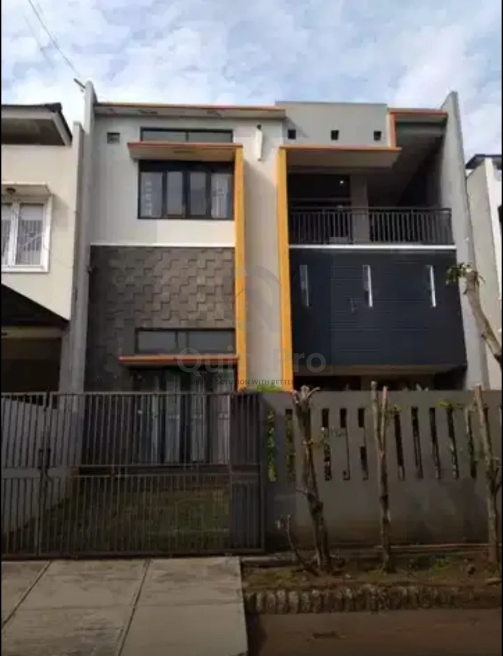 Rumah Modern 4+1KT di Nusa Loka BSD, 2 Lantai SHM Akses Mudah