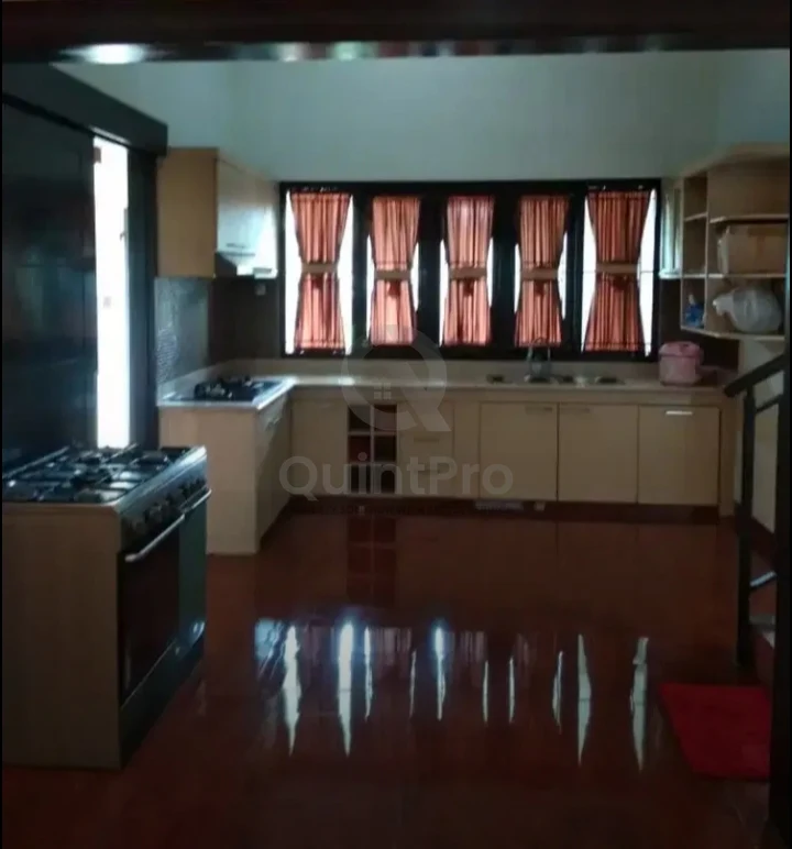 Rumah Modern 4+1KT di Nusa Loka BSD, 2 Lantai SHM Akses Mudah — foto 4