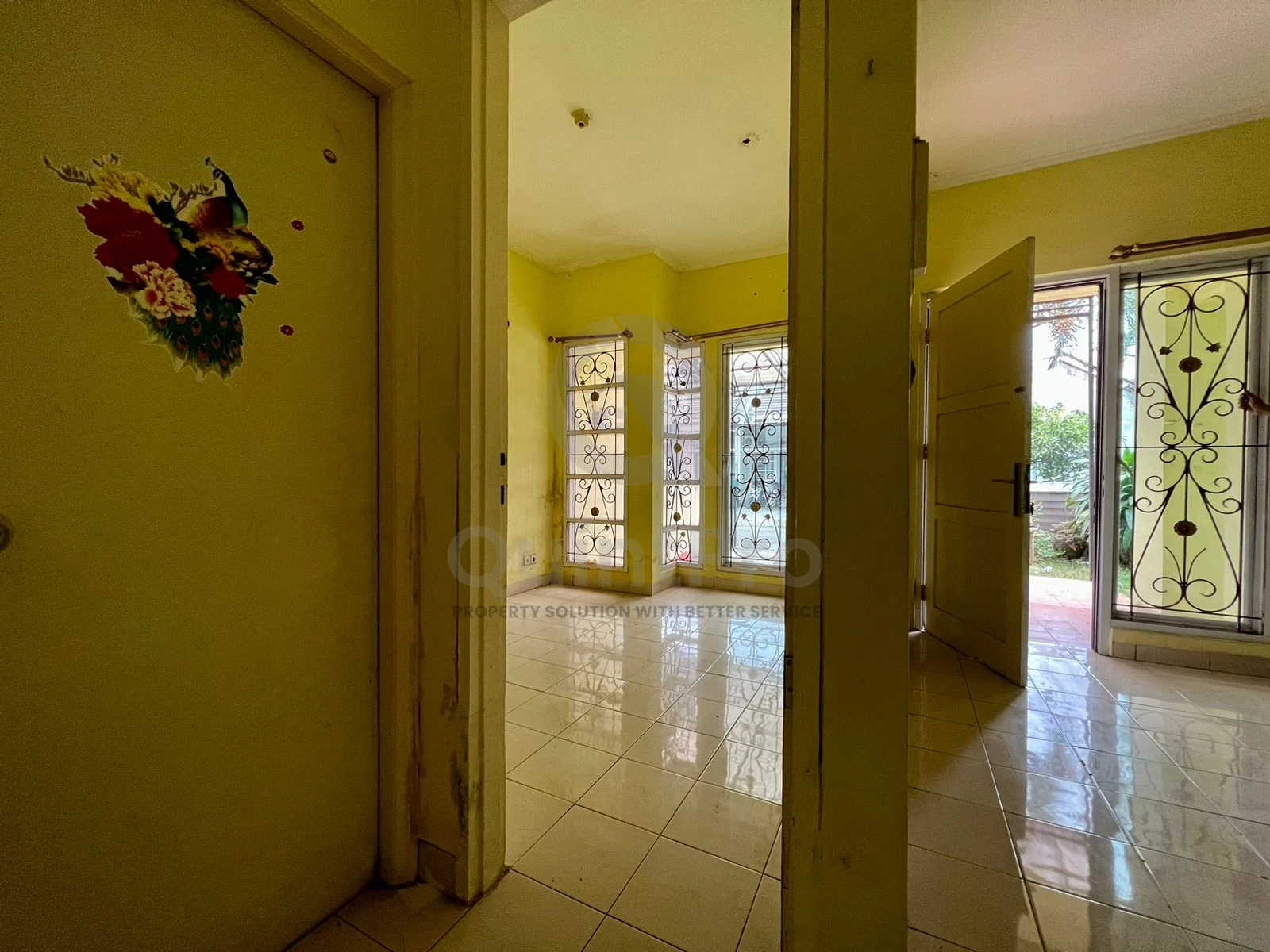 Rumah 2KT 90m² di Serpong Park BSD, SHM Siap Renovasi Halaman Asri — foto 4