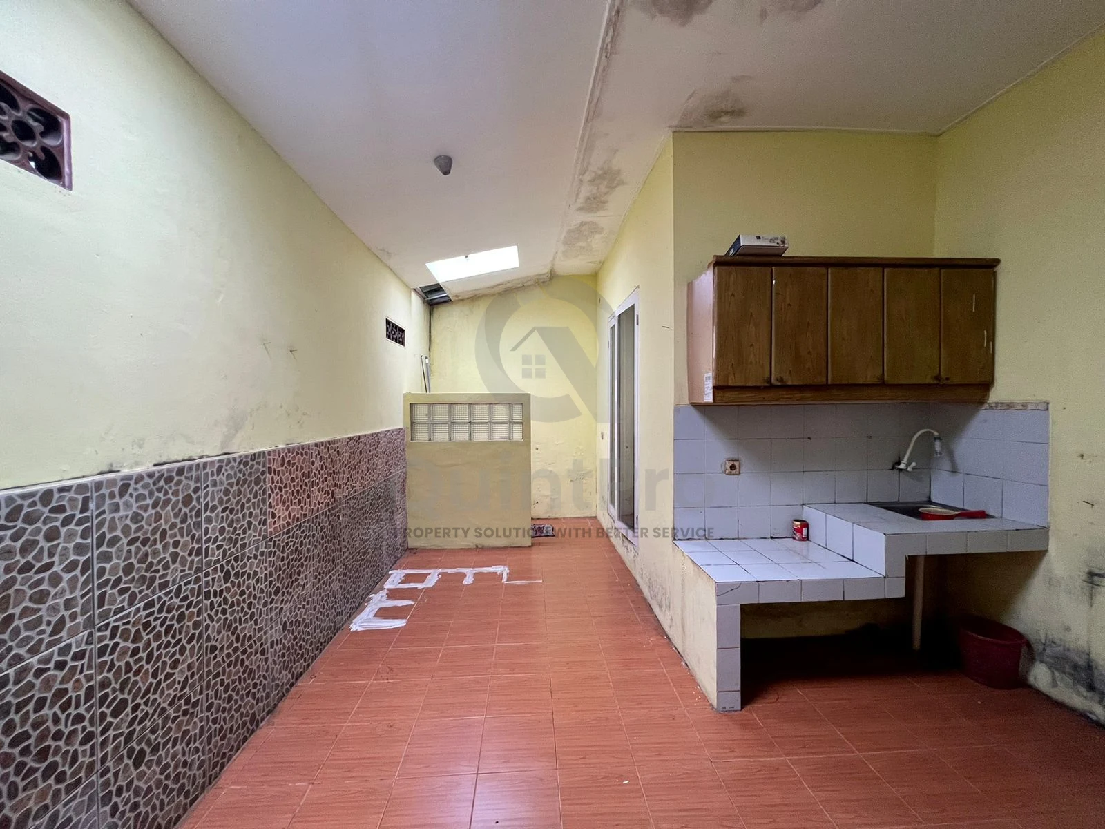 Rumah 2KT 90m² di Serpong Park BSD, SHM Siap Renovasi Halaman Asri — foto 5
