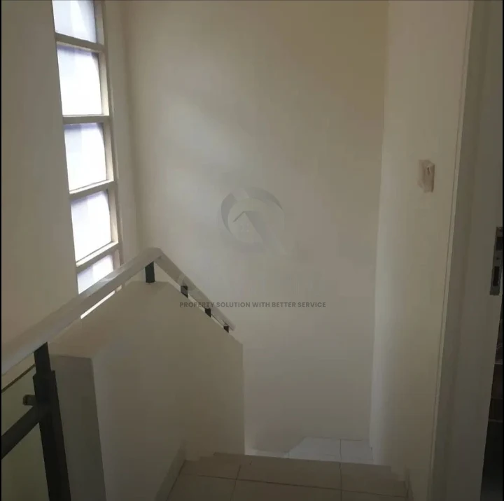 Rumah 2+1KT Modern di Flourite Timur Gading Serpong, 2 Lantai SHM — foto 4