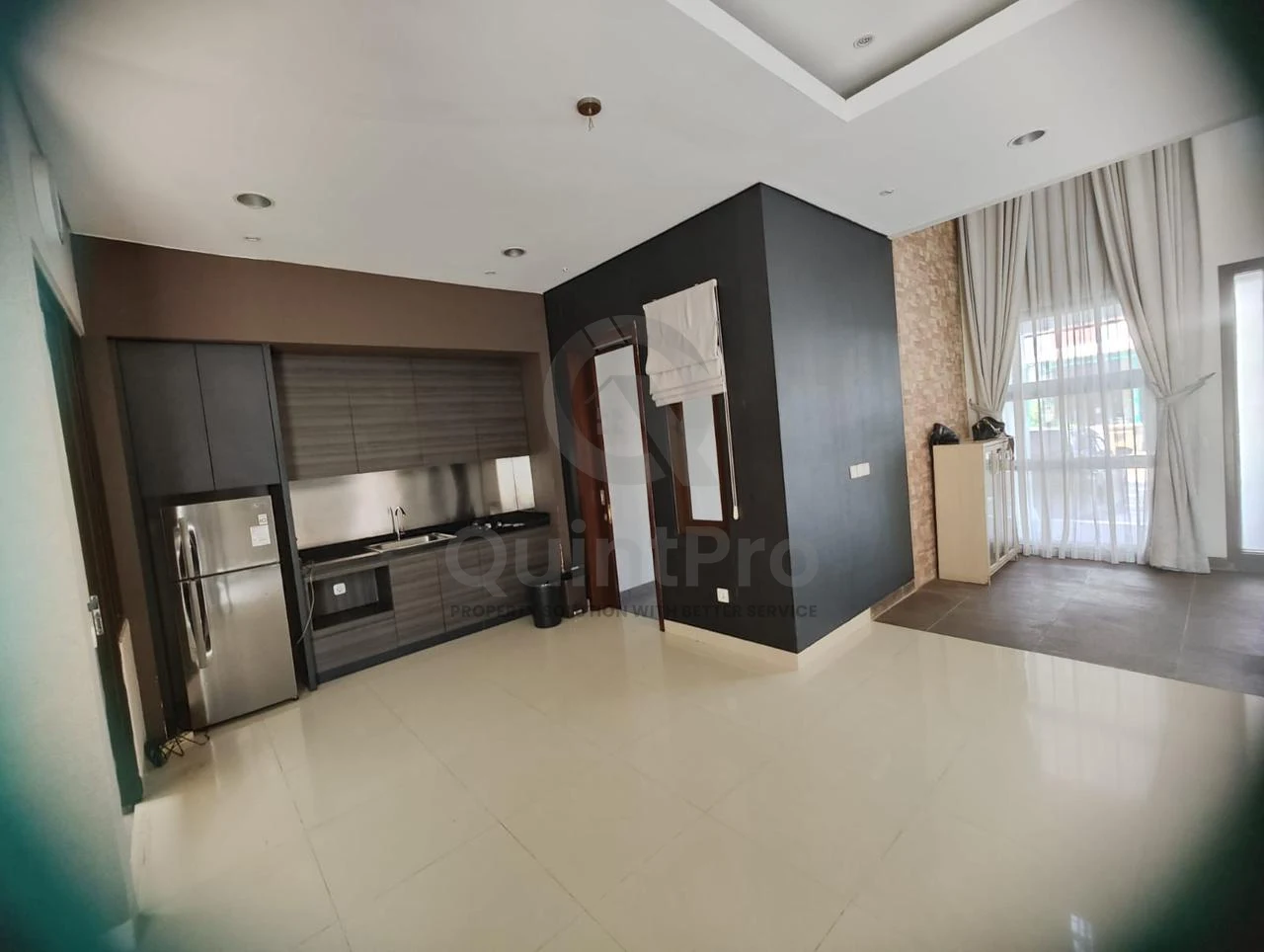Rumah Modern 3+1KT di Greenwich BSD, 2 Lantai SHM Halaman Asri — foto 5