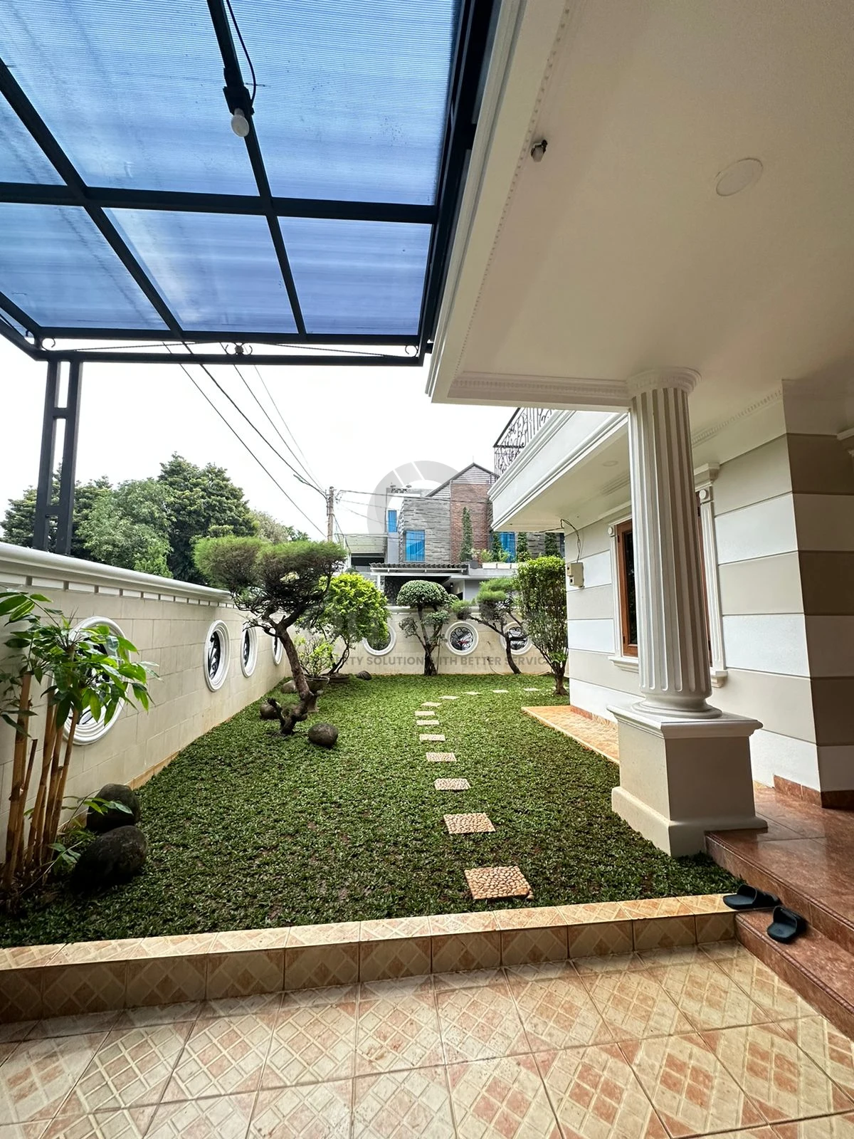 Rumah Klasik 5KT di Citra Garden 3 Cikupa, 2 Lantai Halaman Luas SHM — foto 4